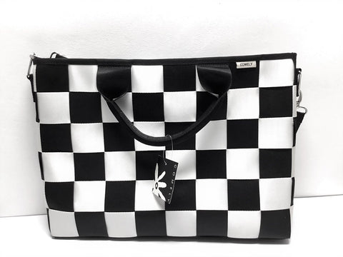 COMELY "HANDBAGS" LOT 4